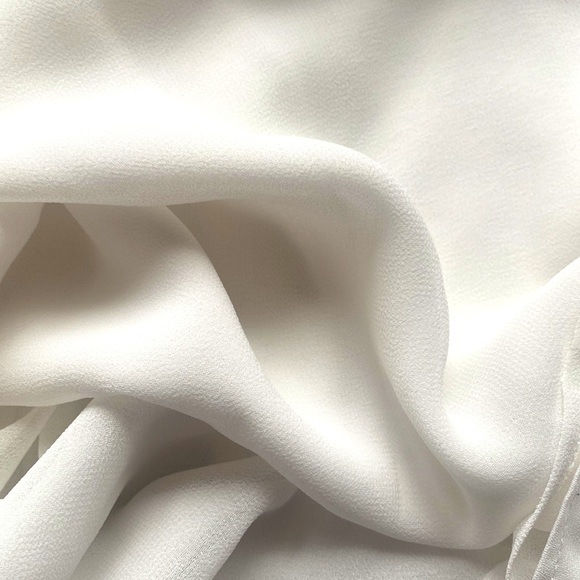 White chiffon and lace blouse - Picture 6 of 6